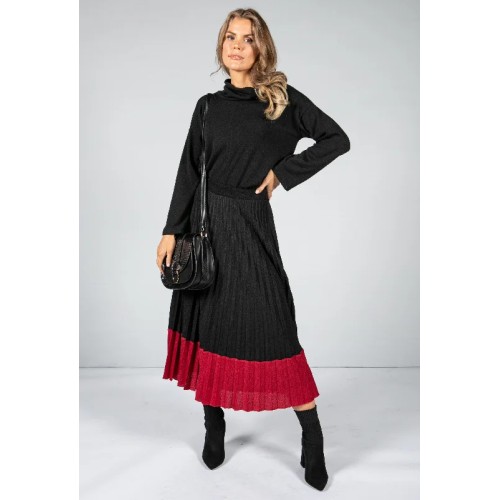 Soft Feel Fine Knit Pleated Skirt in Black & Bordeaux