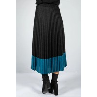 Soft Feel Fine Knit Pleated Skirt in Black & Teal