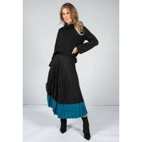 Soft Feel Fine Knit Pleated Skirt in Black & Teal